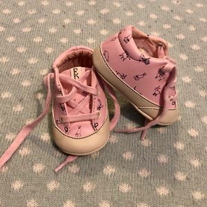 Newborn shoes